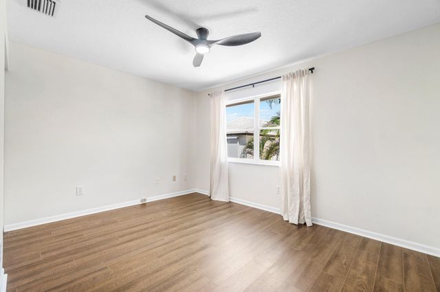 10889 Tamoron Lane, Boca Raton, FL 33498