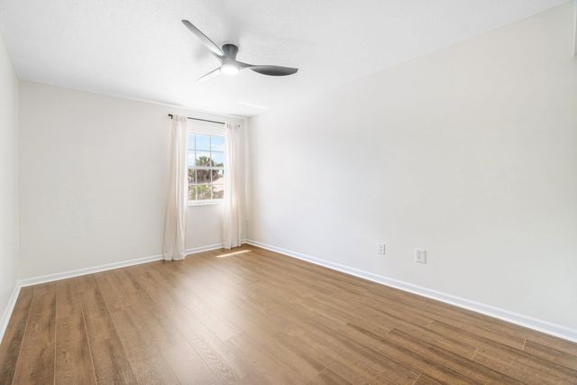 10889 Tamoron Lane, Boca Raton, FL 33498