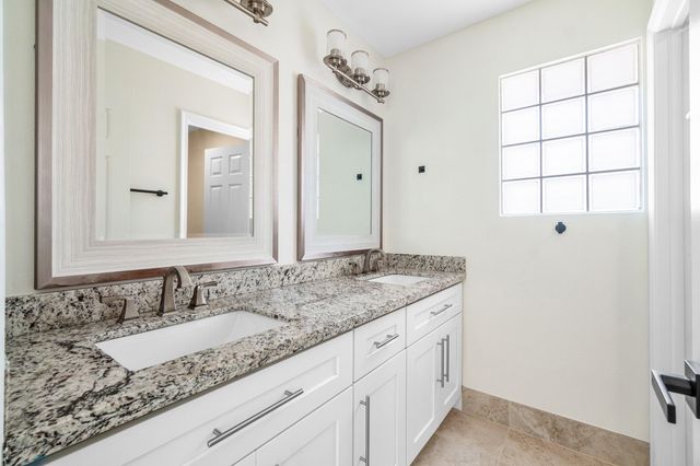 10889 Tamoron Lane, Boca Raton, FL 33498