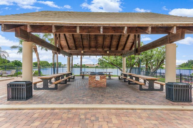 10889 Tamoron Lane, Boca Raton, FL 33498