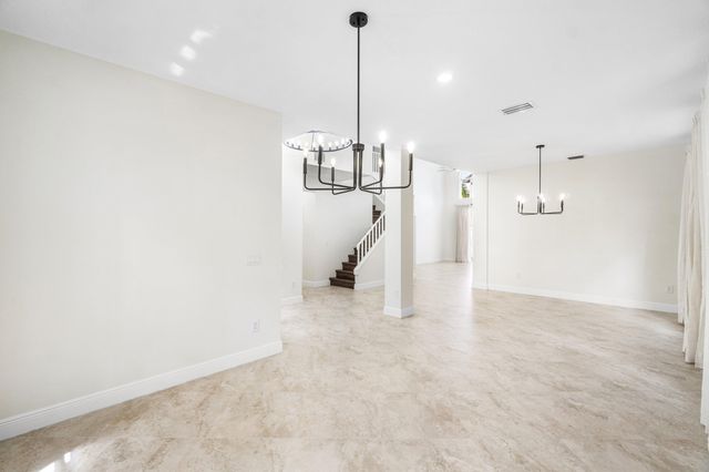 10889 Tamoron Lane, Boca Raton, FL 33498