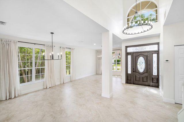 10889 Tamoron Lane, Boca Raton, FL 33498
