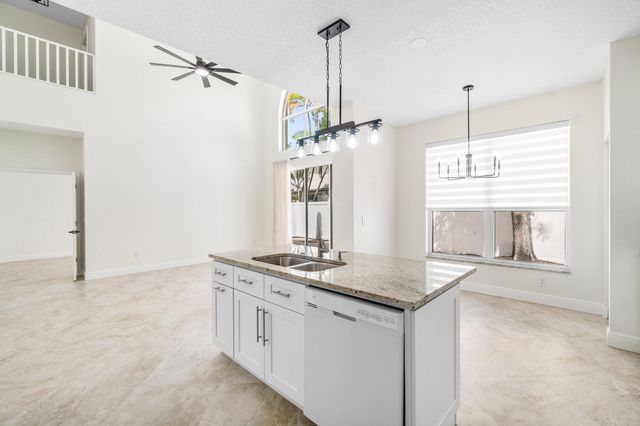 10889 Tamoron Lane, Boca Raton, FL 33498