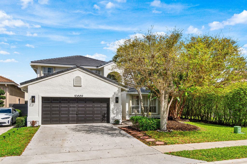 10889 Tamoron Lane, Boca Raton, FL 33498