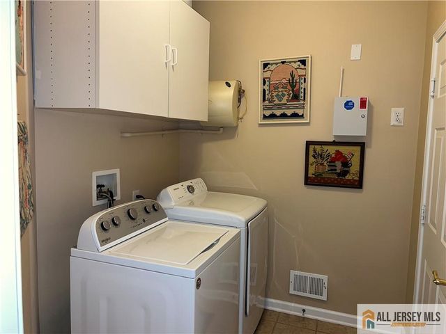 18 Bayard Road, Franklin, NJ 08873