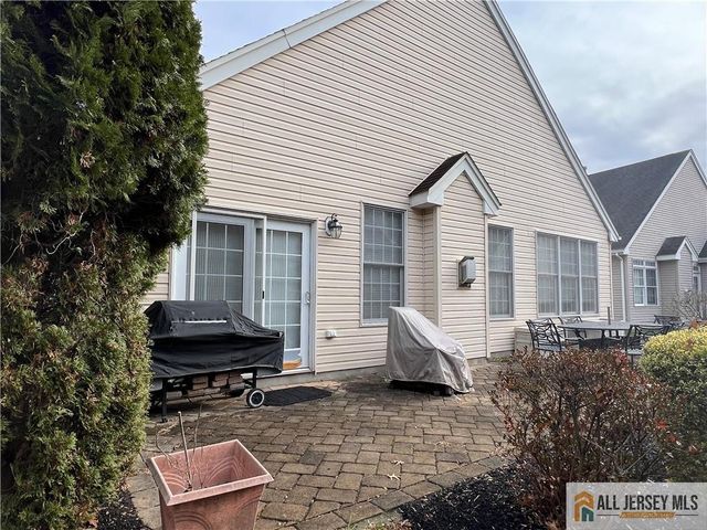 18 Bayard Road, Franklin, NJ 08873