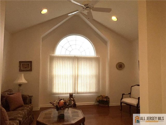 18 Bayard Road, Franklin, NJ 08873