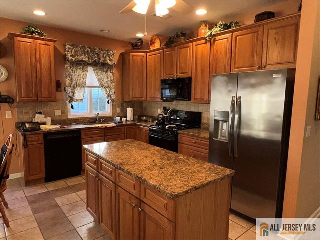 18 Bayard Road, Franklin, NJ 08873