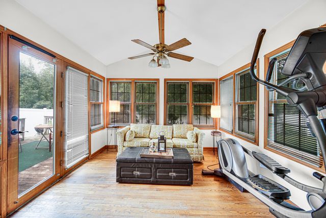 3423 Grandmore Avenue, Gurnee, IL 60031