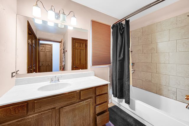 3423 Grandmore Avenue, Gurnee, IL 60031