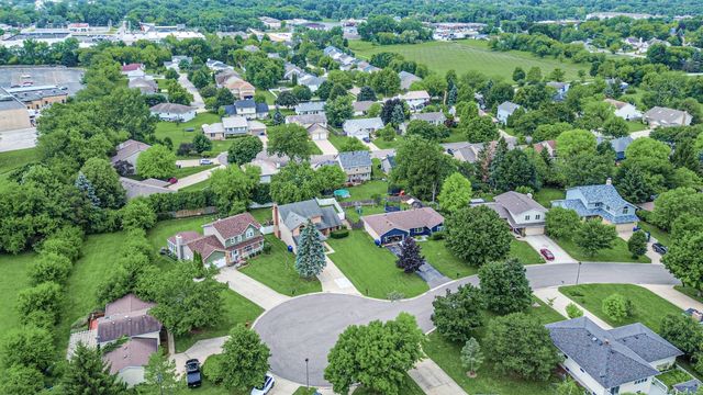 3423 Grandmore Avenue, Gurnee, IL 60031