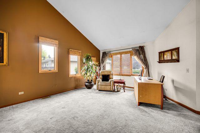3423 Grandmore Avenue, Gurnee, IL 60031