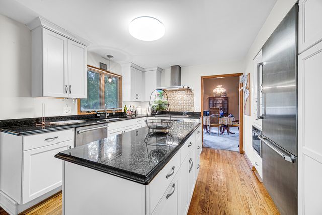 3423 Grandmore Avenue, Gurnee, IL 60031