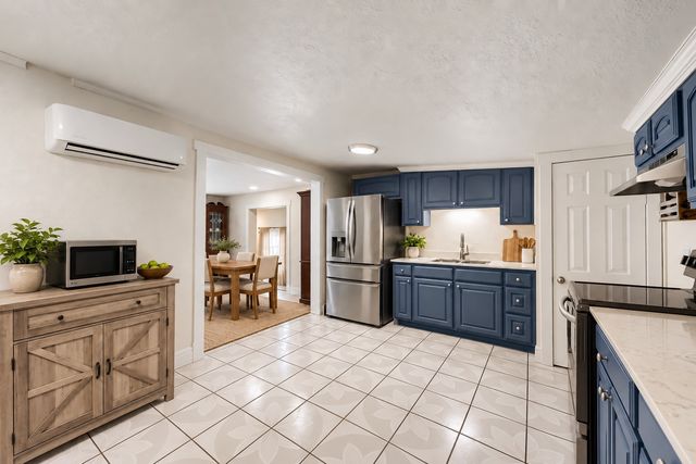 400 S 3rd Street, Grandview, TX 76050