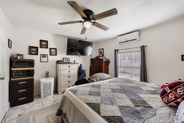 400 S 3rd Street, Grandview, TX 76050
