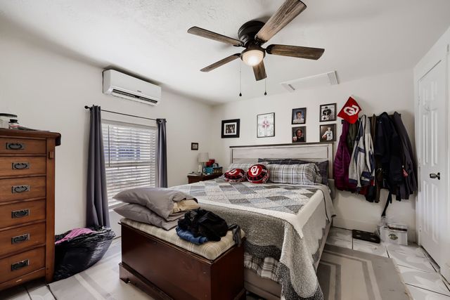 400 S 3rd Street, Grandview, TX 76050