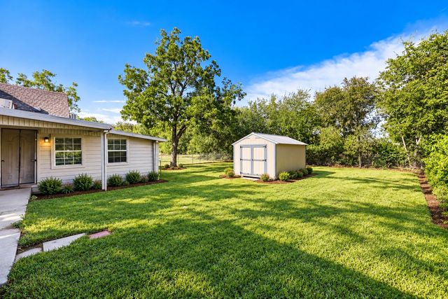400 S 3rd Street, Grandview, TX 76050