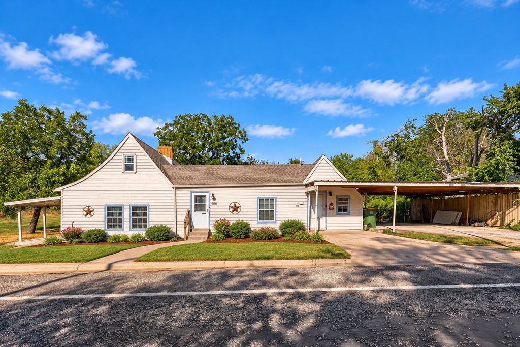 400 S 3rd Street, Grandview, TX 76050