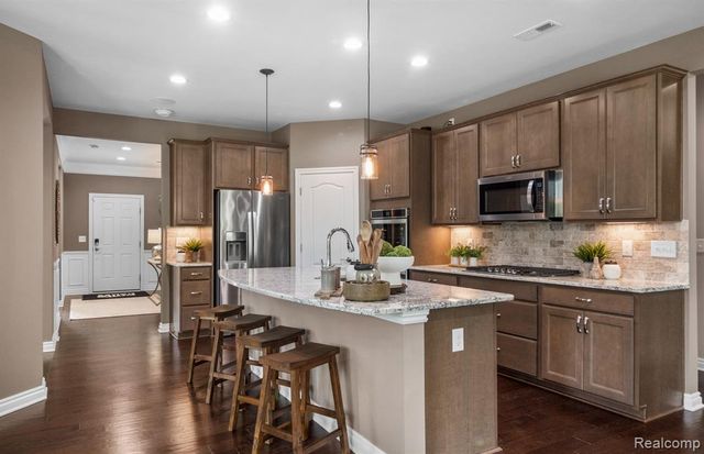 5484 Lewiston Road, Canton, MI 48188