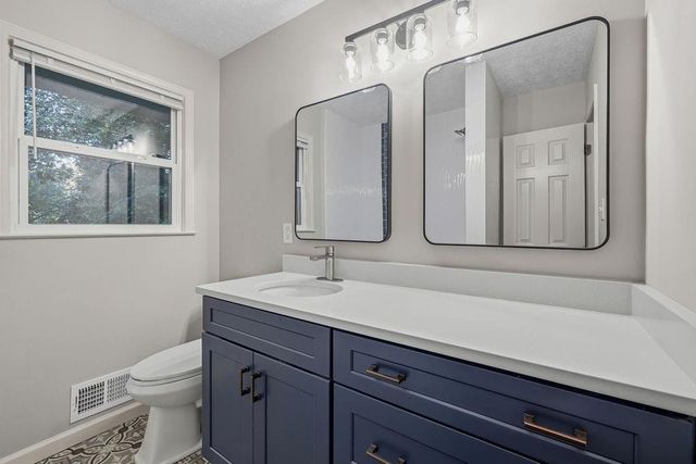 2042 Lake Lucerne Drive SW, Lilburn, GA 30047