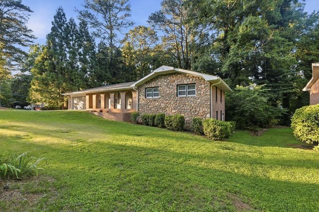 2042 Lake Lucerne Drive SW, Lilburn, GA 30047