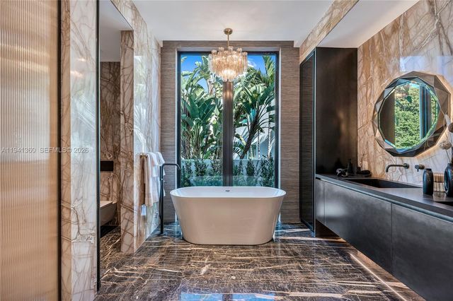 725 Middle River Dr, Fort Lauderdale, FL 33304