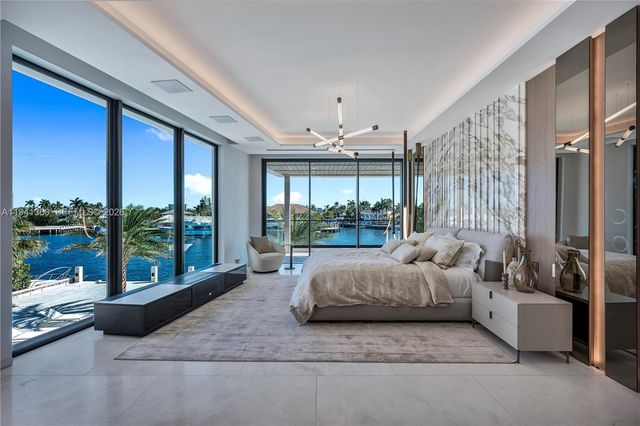 725 Middle River Dr, Fort Lauderdale, FL 33304