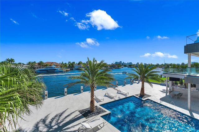 725 Middle River Dr, Fort Lauderdale, FL 33304