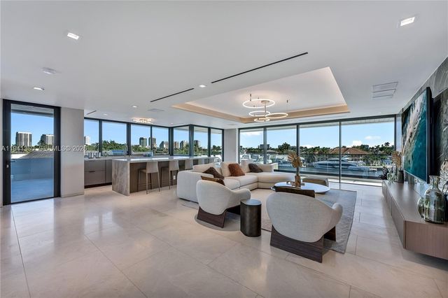 725 Middle River Dr, Fort Lauderdale, FL 33304