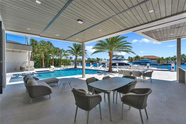 725 Middle River Dr, Fort Lauderdale, FL 33304