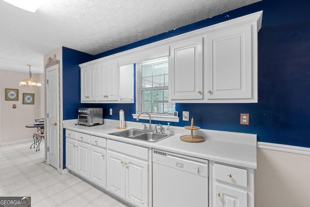 215 Pebble Creek Drive, Mcdonough, GA 30253