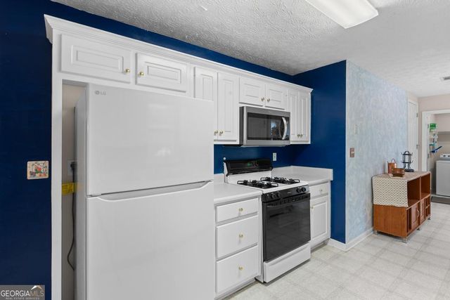 215 Pebble Creek Drive, Mcdonough, GA 30253