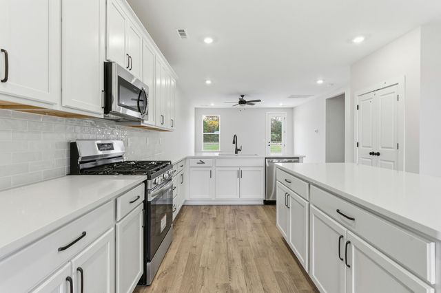 1413 Charles Drive, Chapel Hill, TN 37034