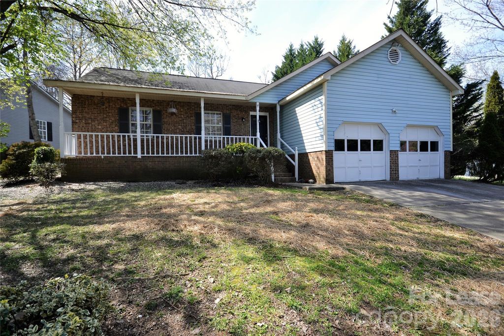 6041 Acadian Woods Drive, Charlotte, NC 28227