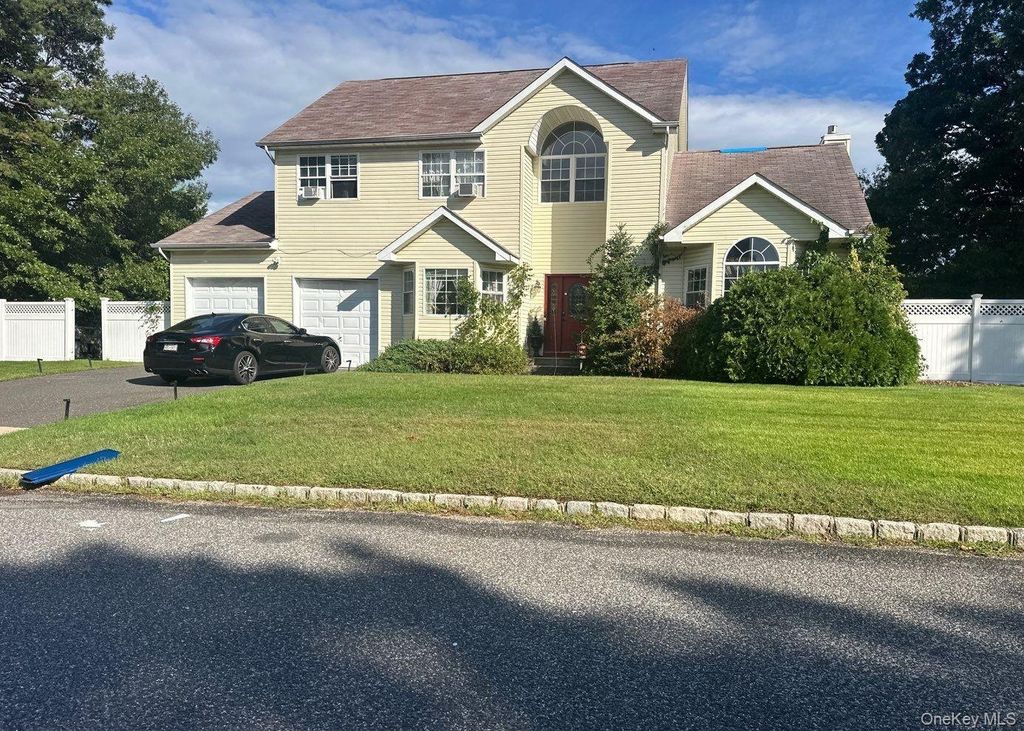 3 Waverly Place, Coram, NY 11727 — photo 3