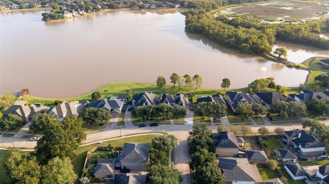 3811 Lakeridge Canyon Drive, Sugar Land, TX 77498