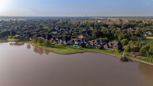 3811 Lakeridge Canyon Drive, Sugar Land, TX 77498