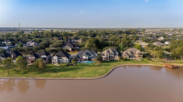 3811 Lakeridge Canyon Drive, Sugar Land, TX 77498