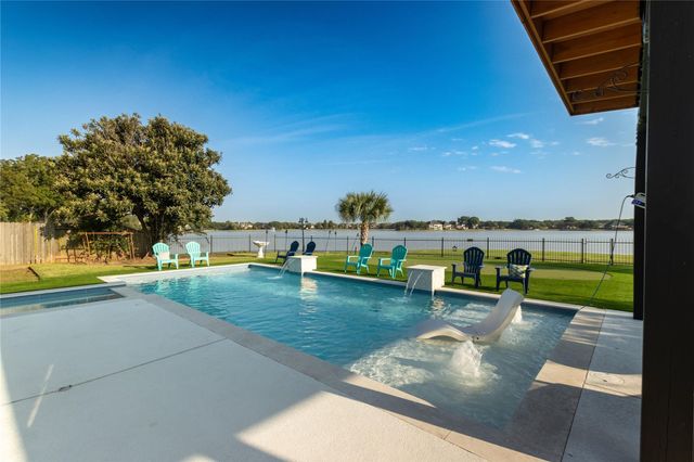 3811 Lakeridge Canyon Drive, Sugar Land, TX 77498