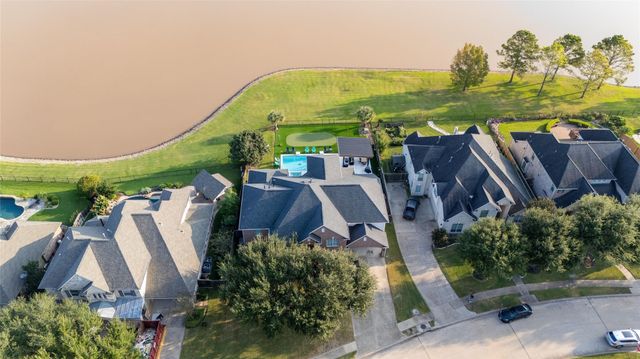 3811 Lakeridge Canyon Drive, Sugar Land, TX 77498