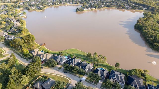 3811 Lakeridge Canyon Drive, Sugar Land, TX 77498