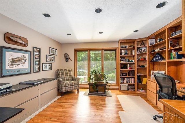 725 E Edenville Lake Drive, Hope, MI 48628