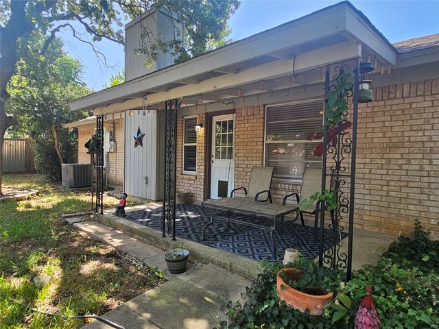 7239 Muse Court, Fort Worth, TX 76112