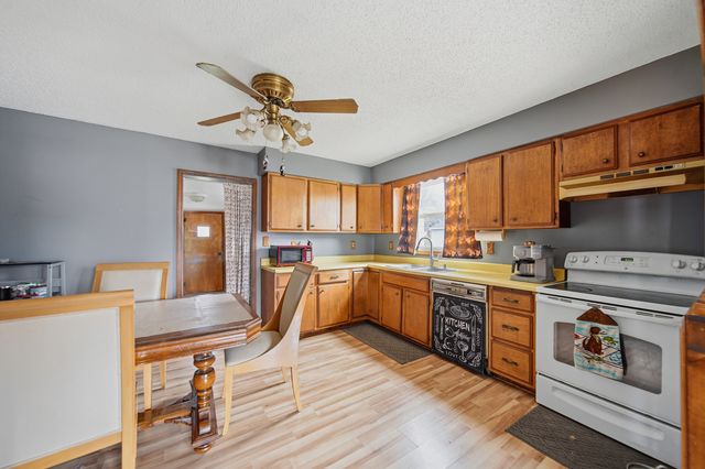 2008 E 6th Street, Sterling, IL 61081