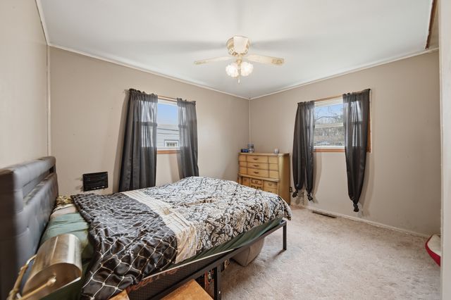 2008 E 6th Street, Sterling, IL 61081