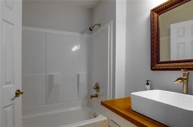 911 Turner Road, Pittsburg, KS 66762