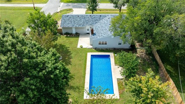 911 Turner Road, Pittsburg, KS 66762