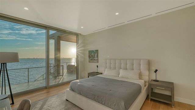 4123 BAY SHORE ROAD, Sarasota, FL 34234