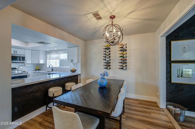 1214 E DESERT COVE Avenue, Phoenix, AZ 85020