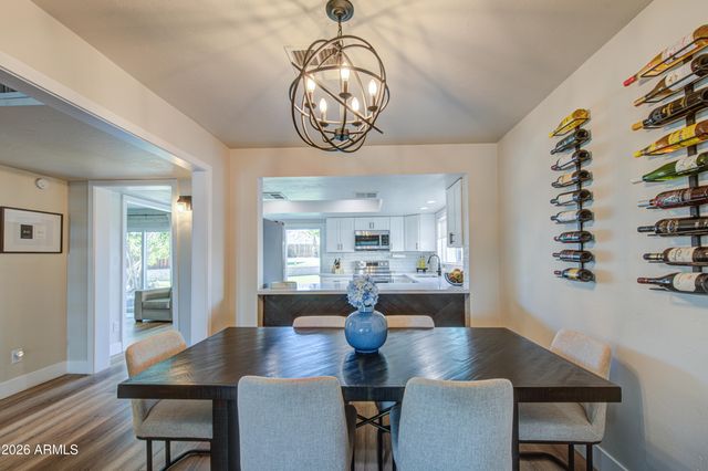 1214 E DESERT COVE Avenue, Phoenix, AZ 85020